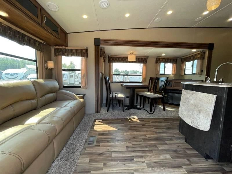 Coachmen Chaparral 28rls 2018