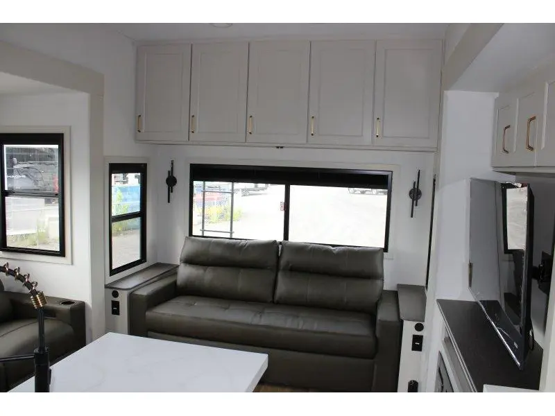 Grand Design Influence 3503GK 2027