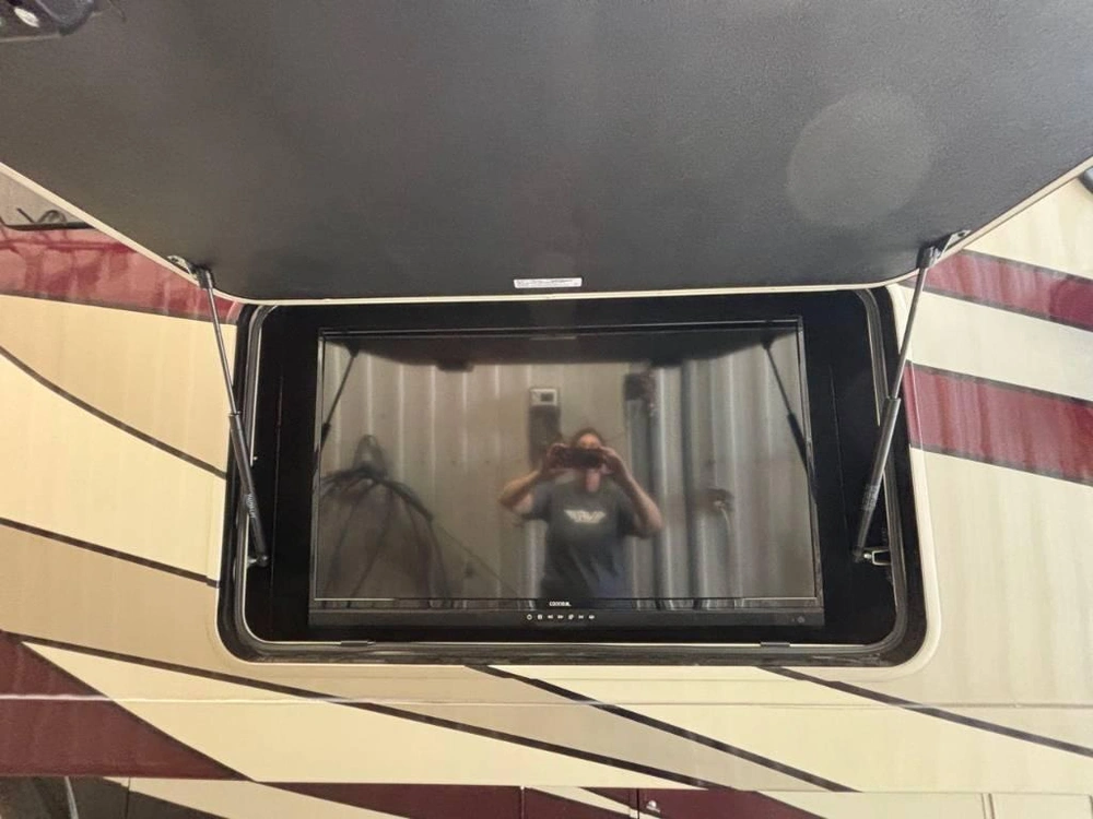 Coachmen Encore 355ds 2023 alt