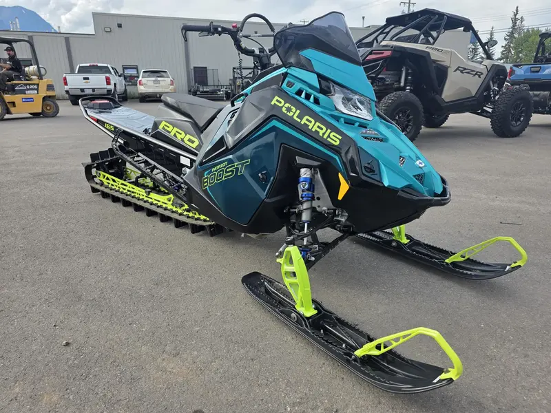 2025 Polaris Boost PRO RMK 165 - 7S Display **DEALER TESTED**