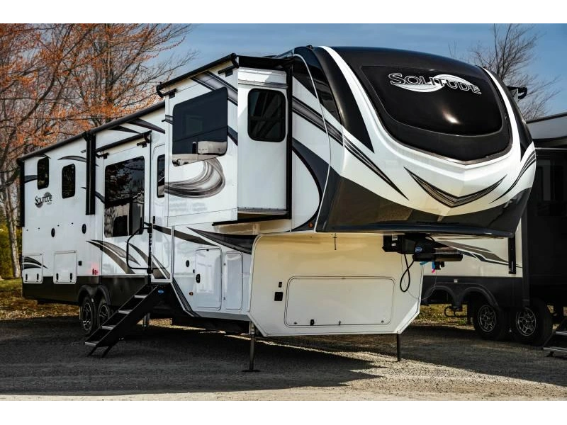 Grand Design Solitude 380fl 2022 alt