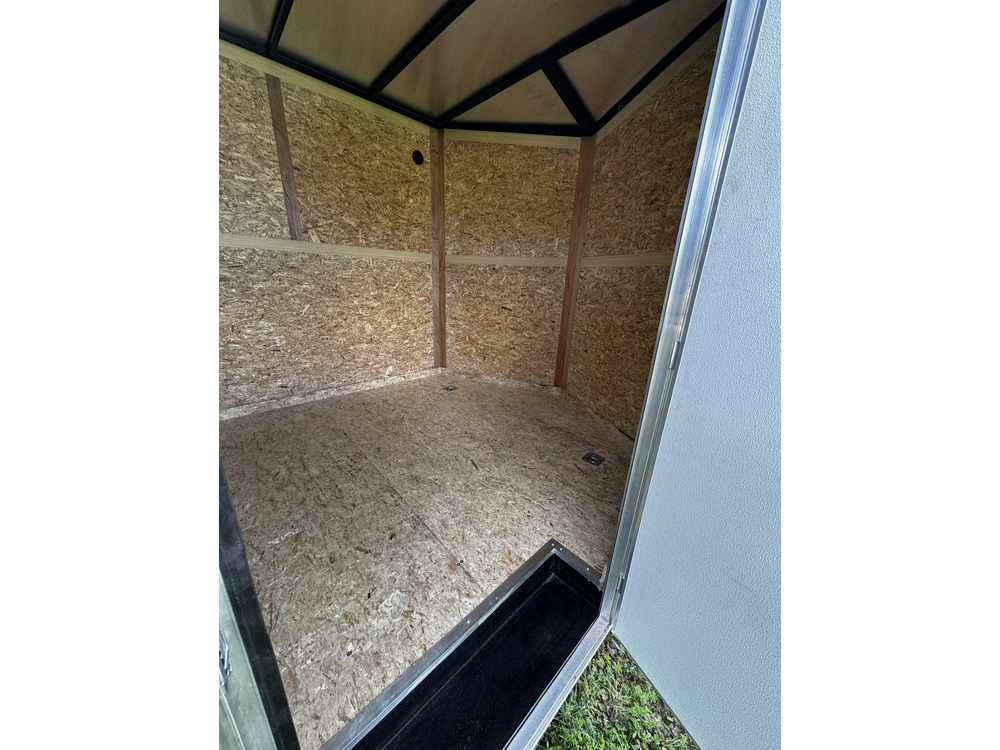 2027 Haulin 8.5x20 alt
