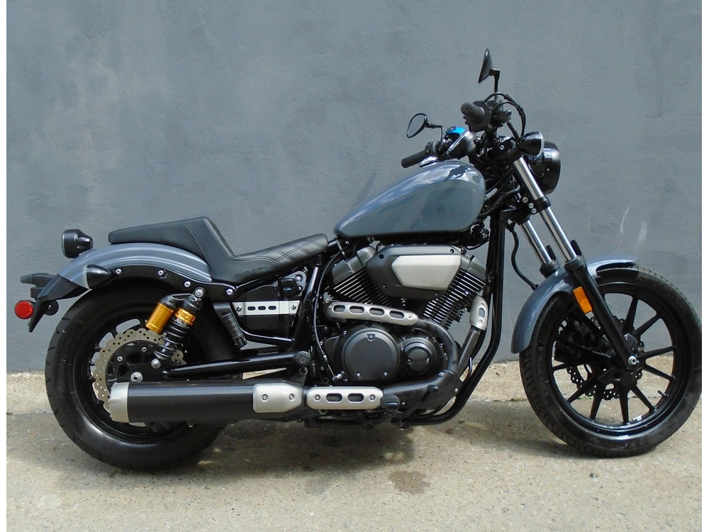 2022 Yamaha Bolt R-spec alt