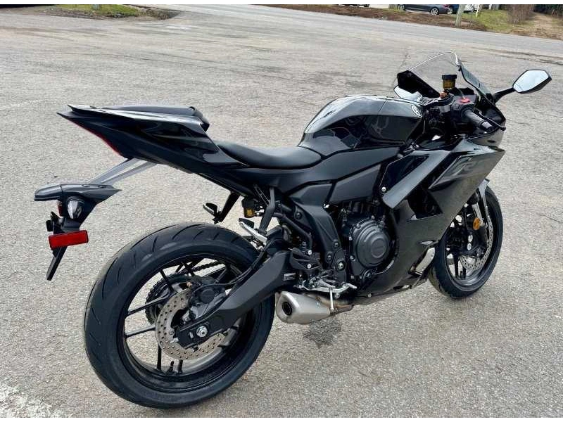 Yamaha Yzf-r7 2026 alt