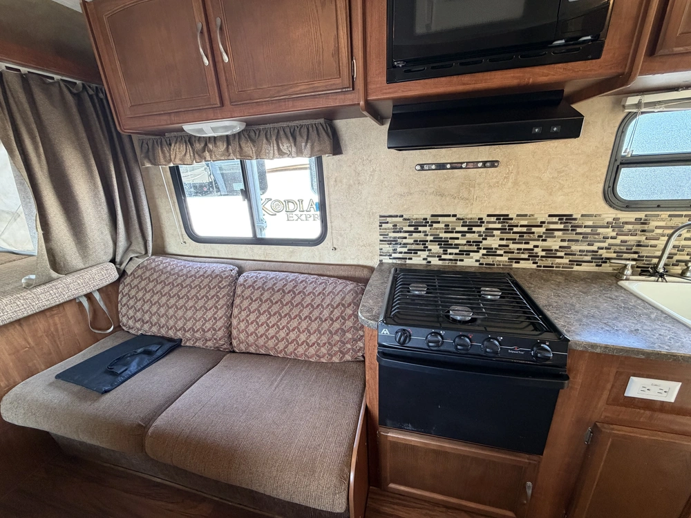 Jayco Jay Feather 17z 2011 alt