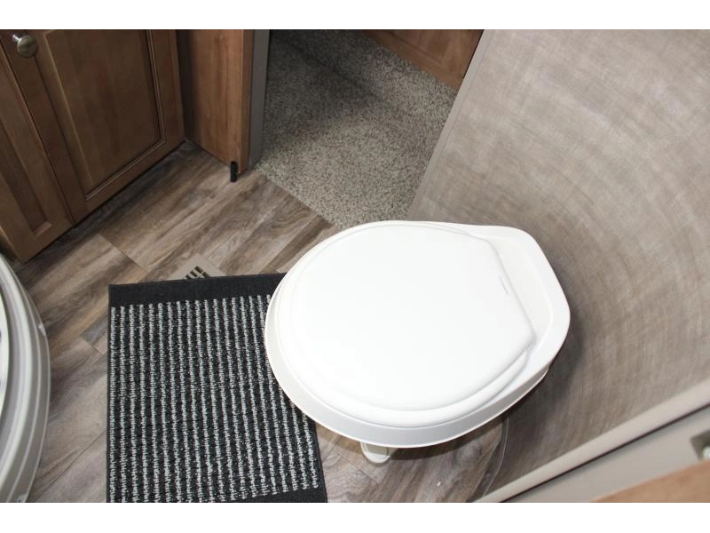 2018 Forest River Flagstaff 527rlws alt