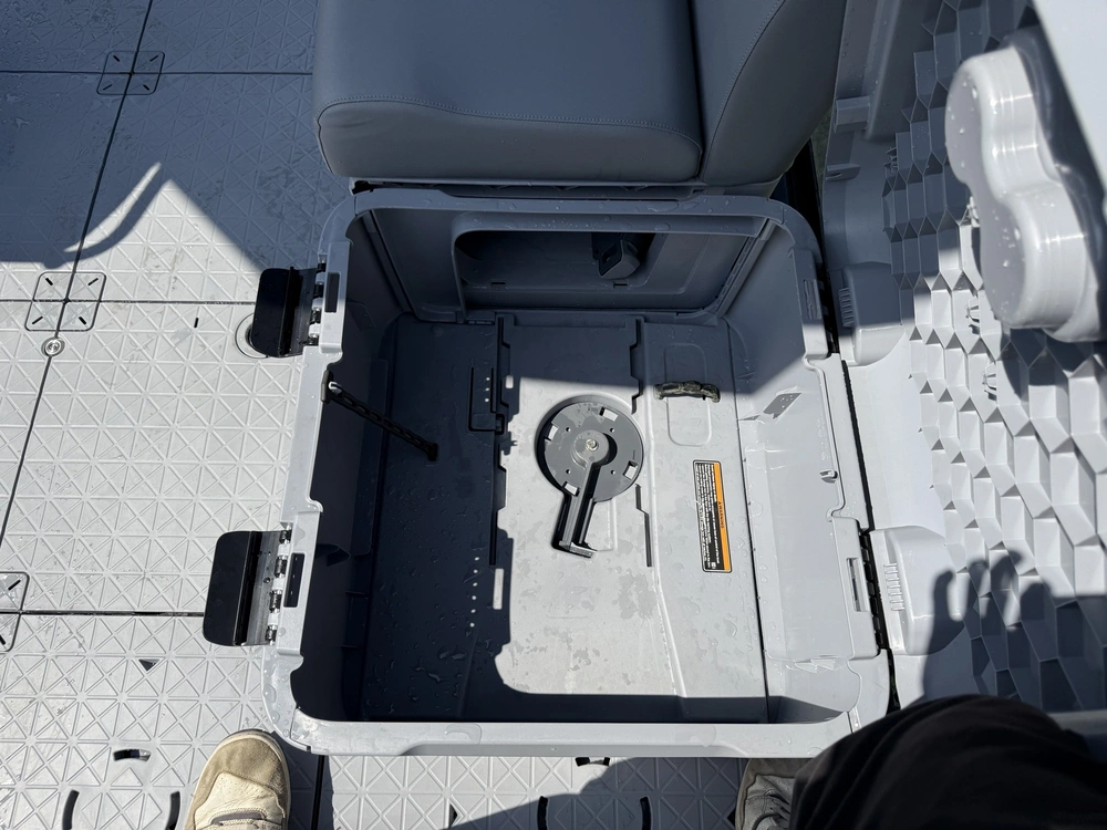 2025 Sea-doo Switch Fish 18 Ft 230 Hp Fish 18 230 alt