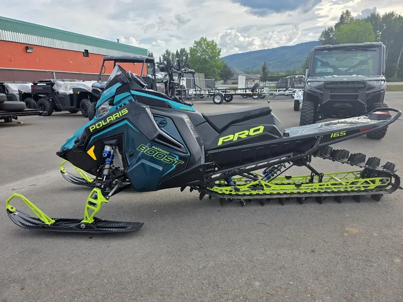 2025 Polaris Boost PRO RMK 165 - 7S Display **DEALER TESTED**
