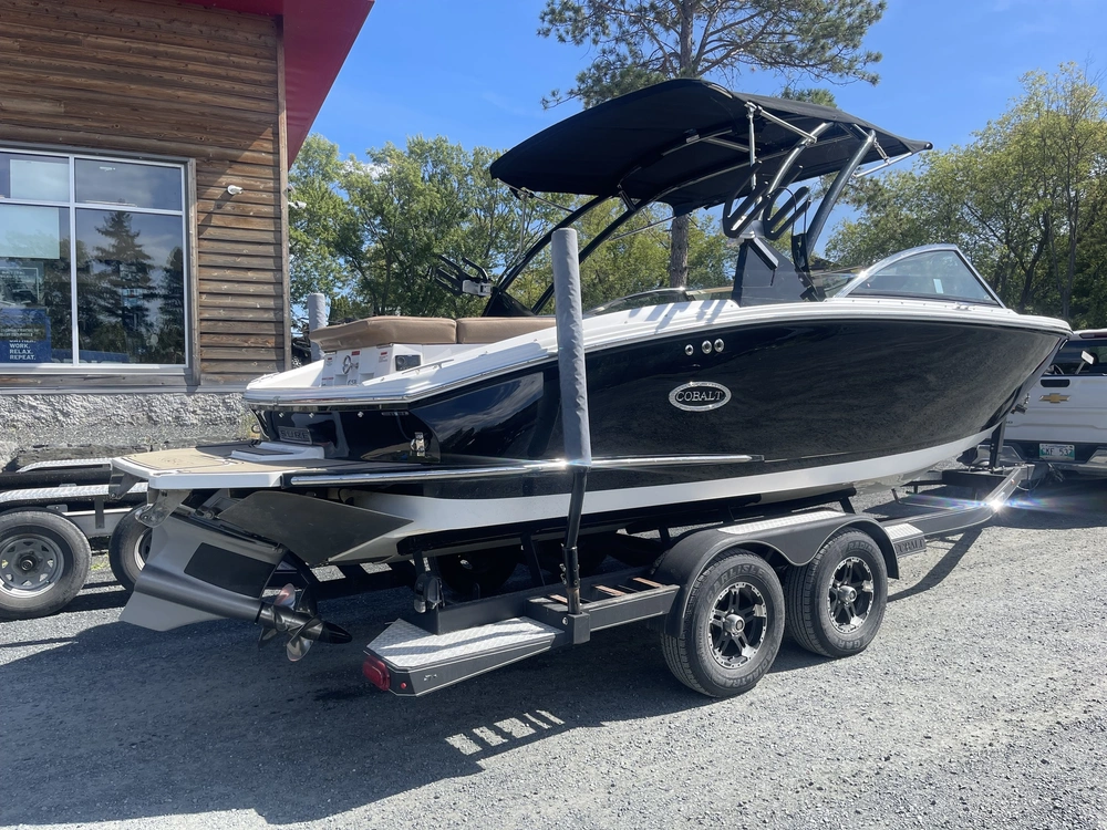 2022 Cobalt Boats Cs23 Surf alt
