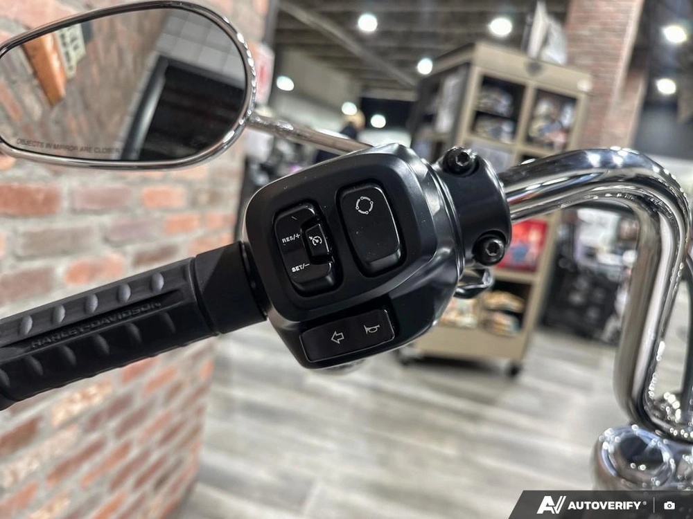 2026 Harley-davidson Super Glide alt