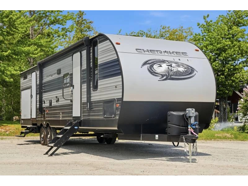 Forest River Cherokee Wolf Den 294bh 2021 alt