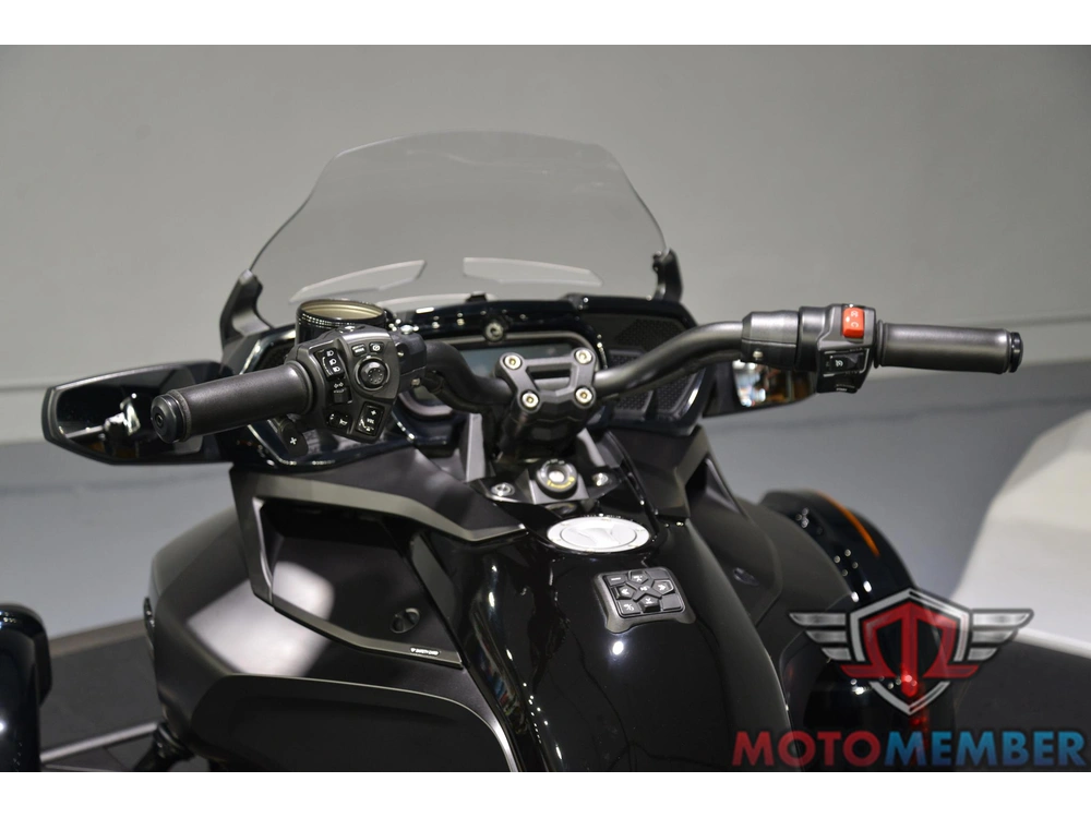 2022 Can-am Spyder F3 Limited Dark Wheels alt