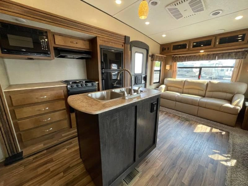 Coachmen Chaparral 28rls 2018