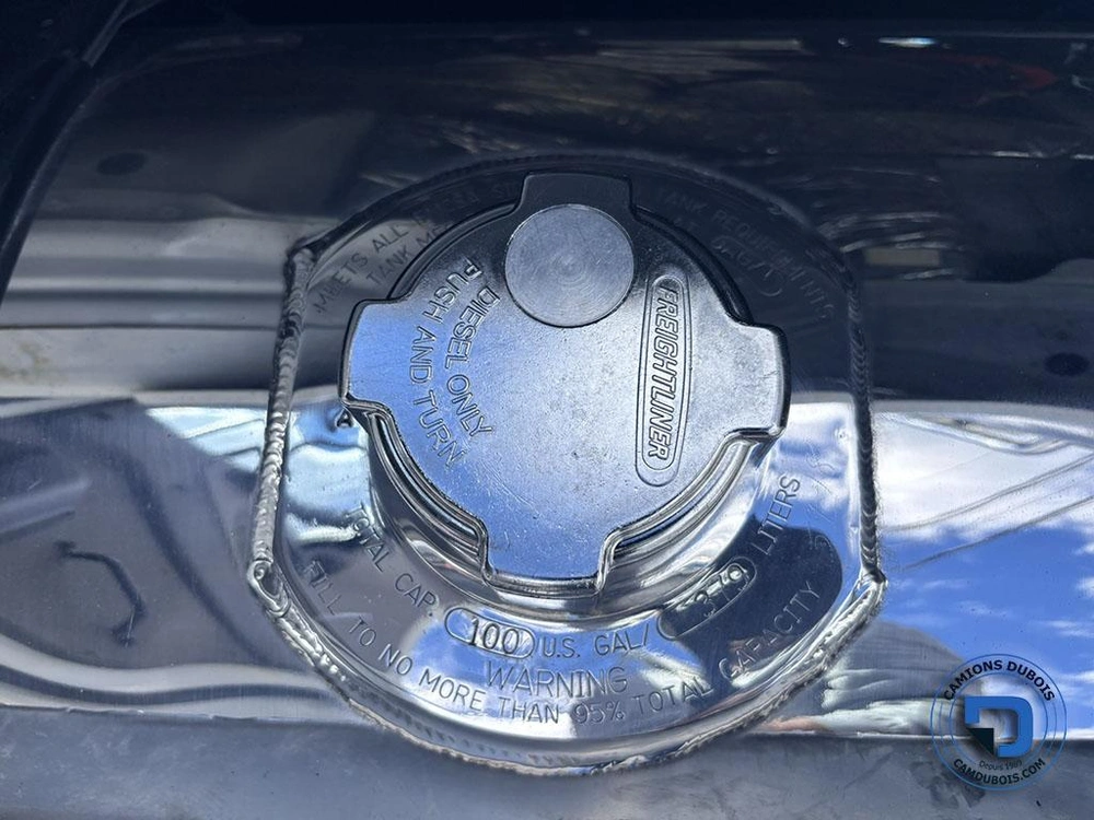 2023 Freightliner M2-106 alt