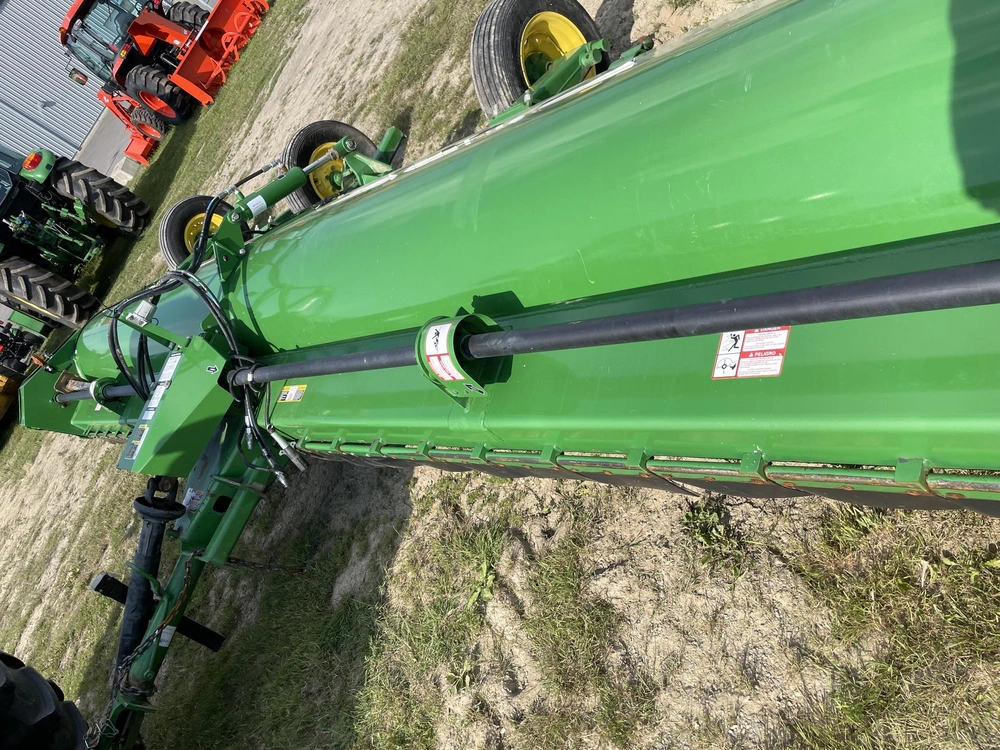 2024 John Deere 520 alt