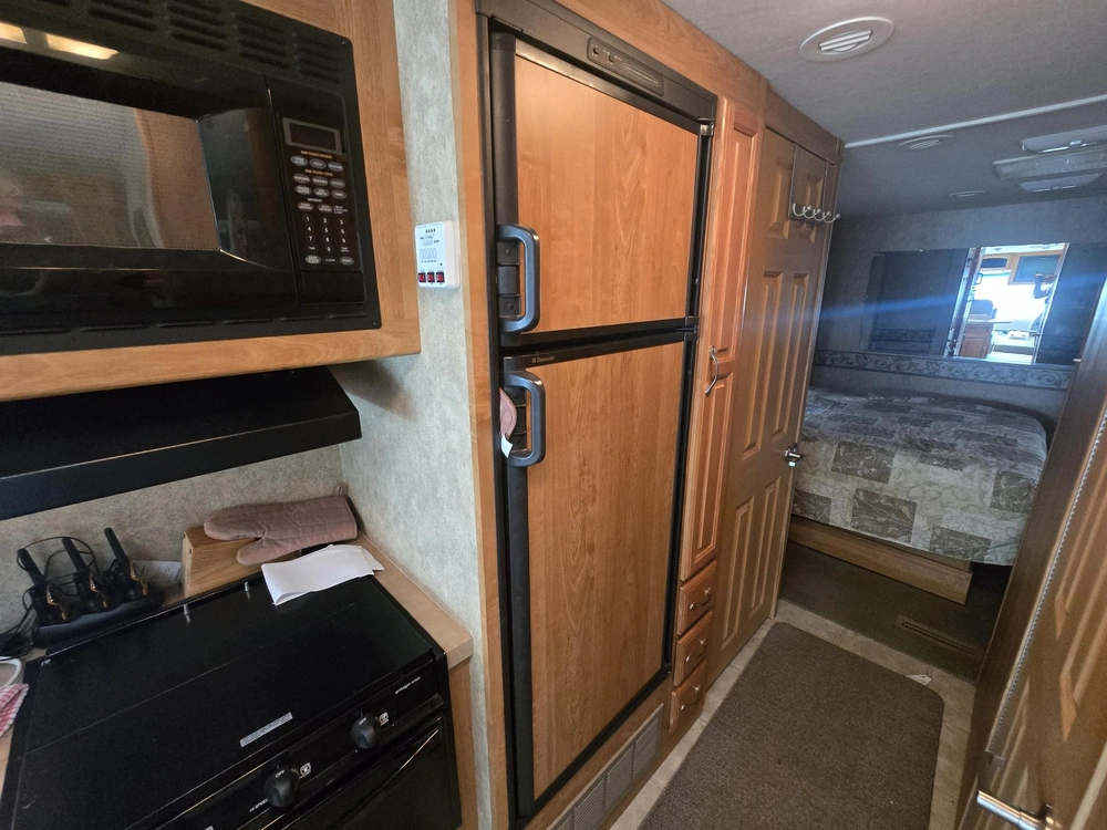 2006 Georgie Boy Pursuit 3480ds alt