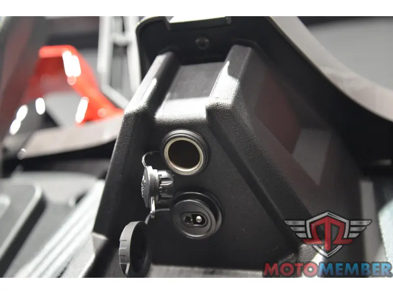 2026 Slingshot R Manual alt