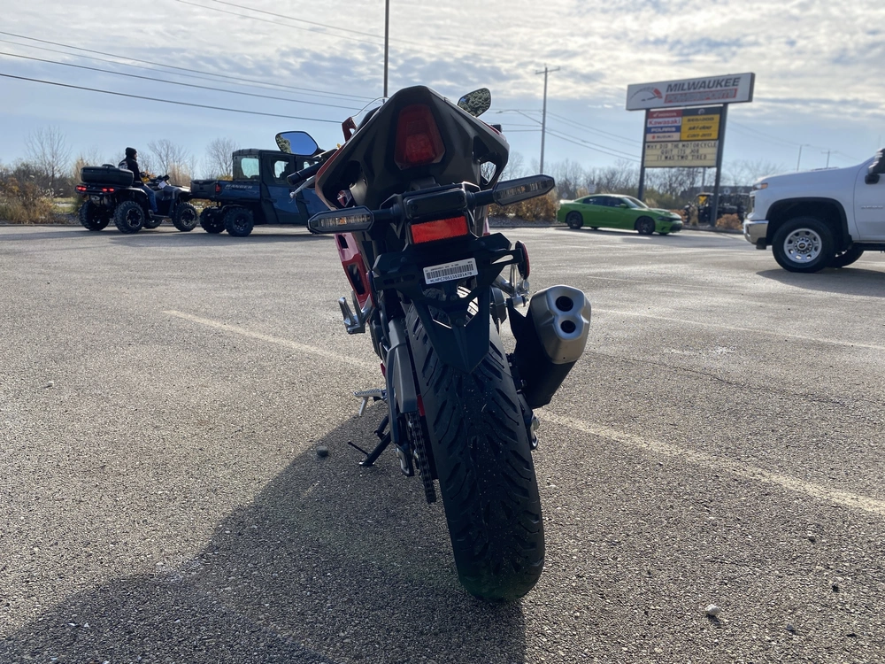 2026 Honda Cbr500r alt
