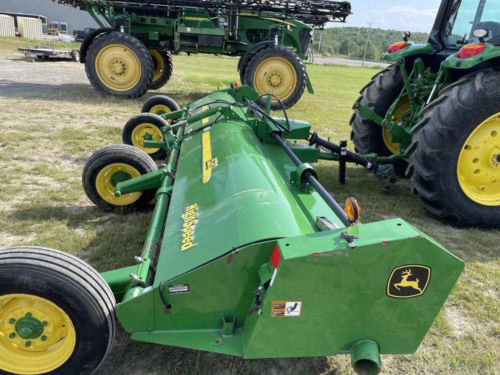 2024 John Deere 520 alt