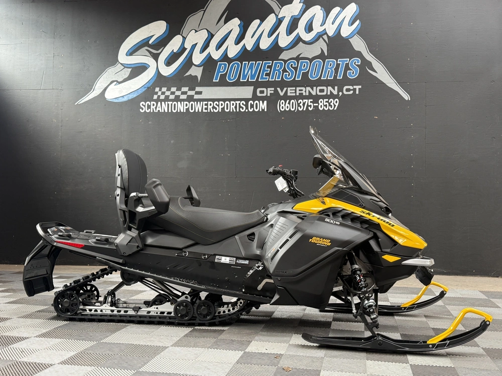 2027 Ski-Doo GRAND TOURING SPORT 900 ACE RipSaw 1.25'' E.S.