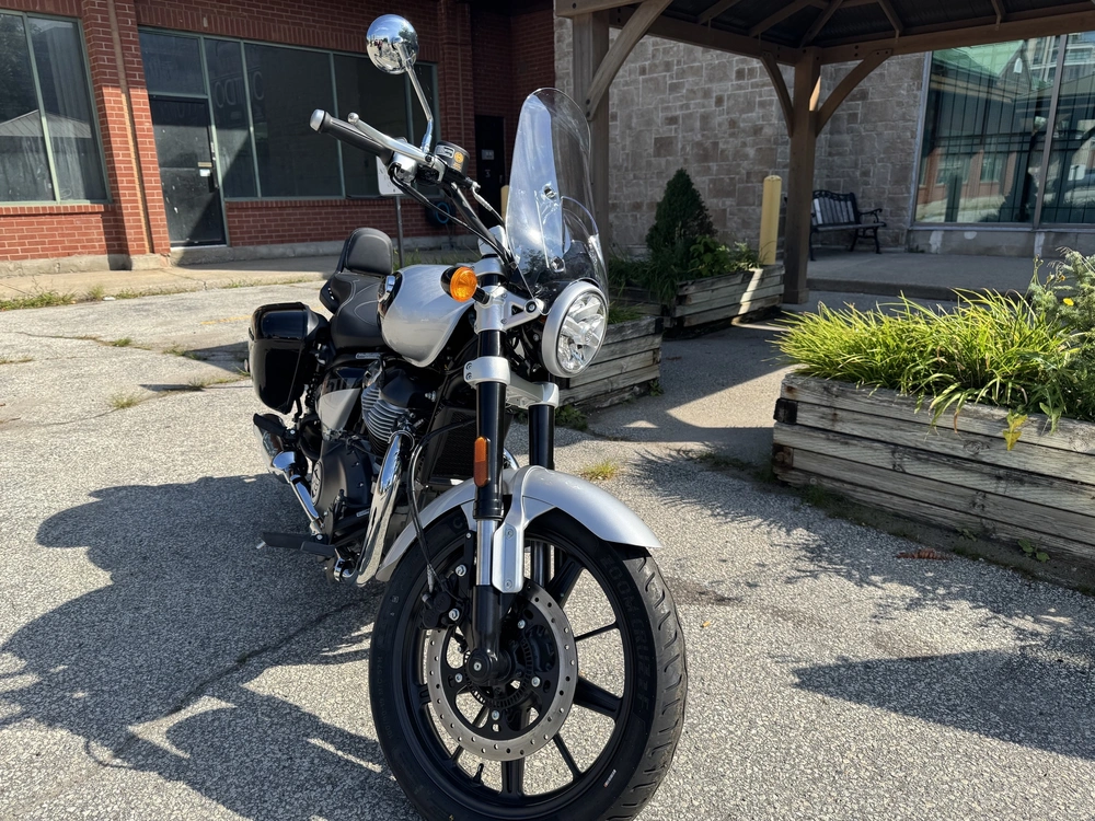 2024 Royal Enfield Super Meteor 650 Interstellar Gray alt
