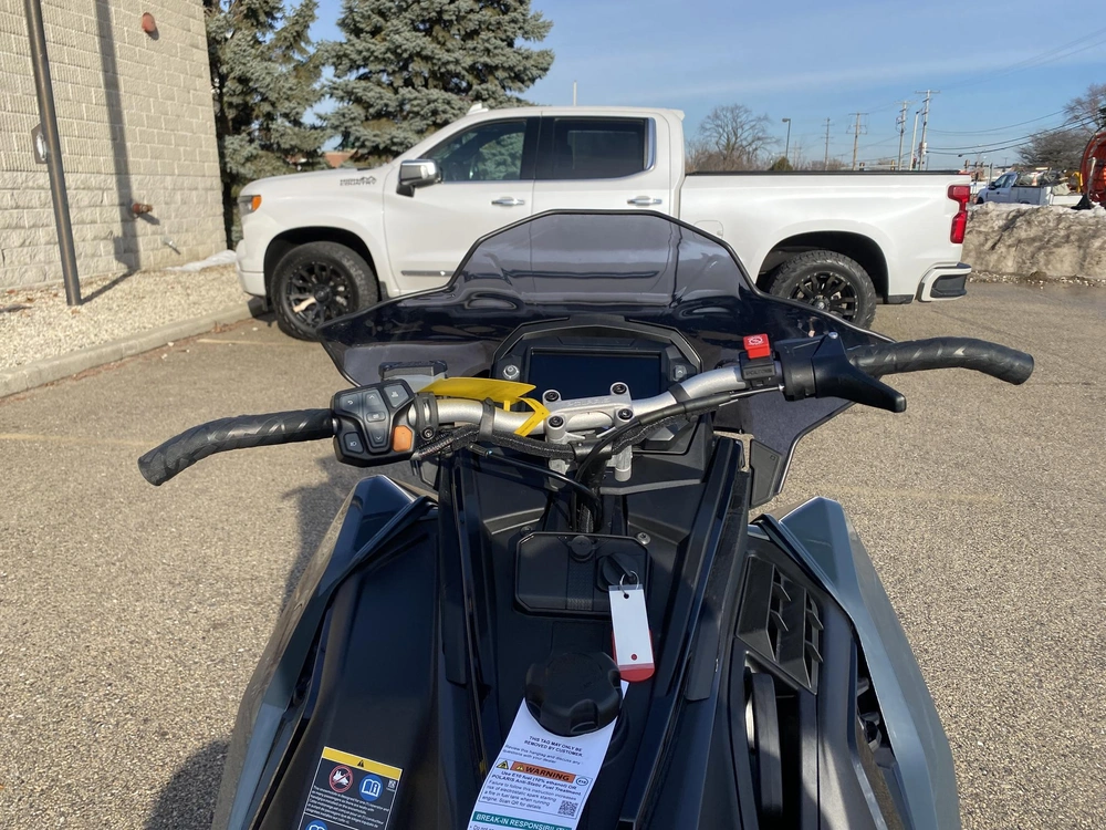 2027 Polaris 850 Indy Xc 137 alt