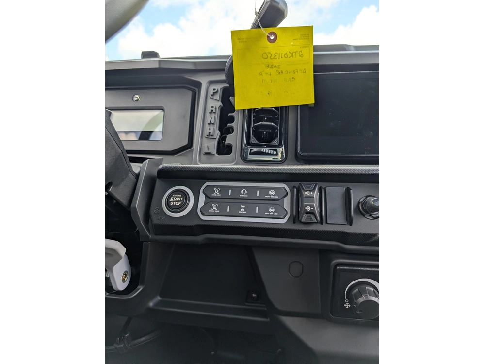 2026 Can-am Defender Limited Cab Hd11 alt