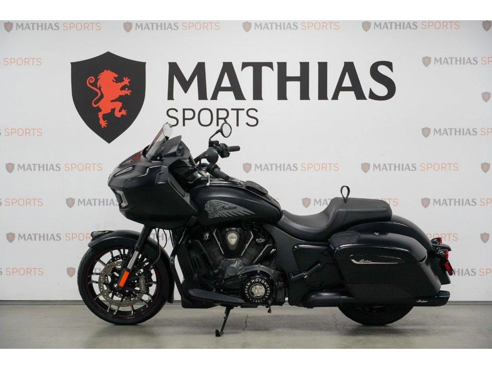 2020 Indian Motorcycle Challenger Dark Horse alt