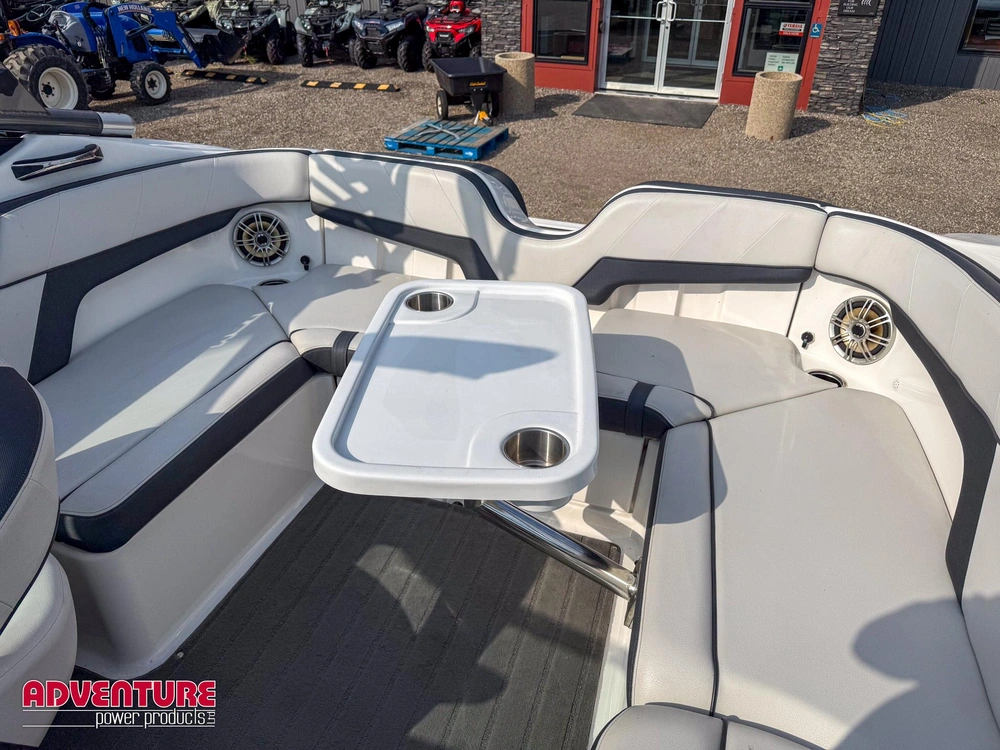 2014 Yamaha 212x alt