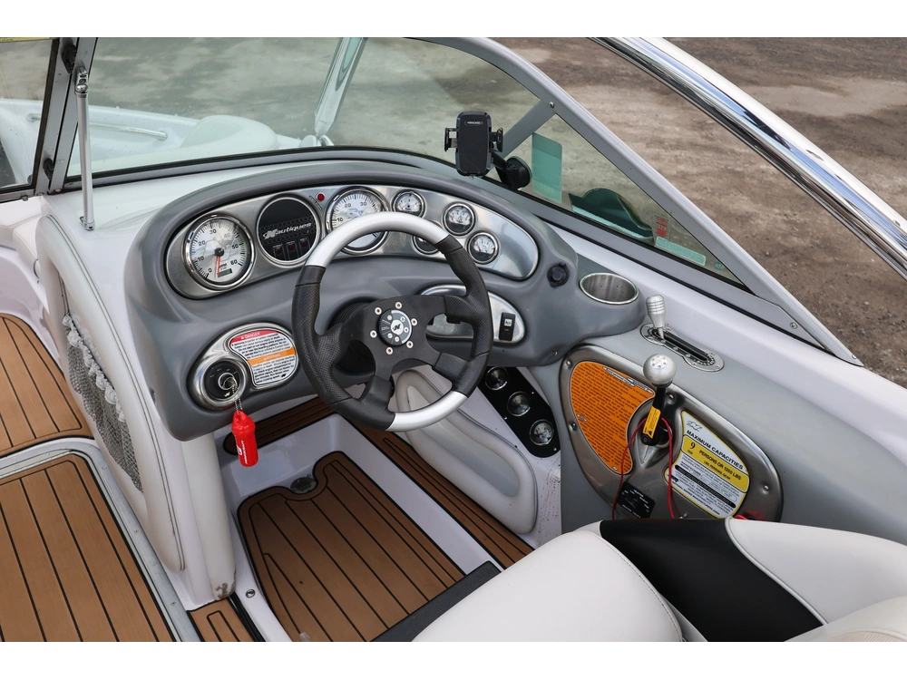Super Air Nautique 211 2009 alt
