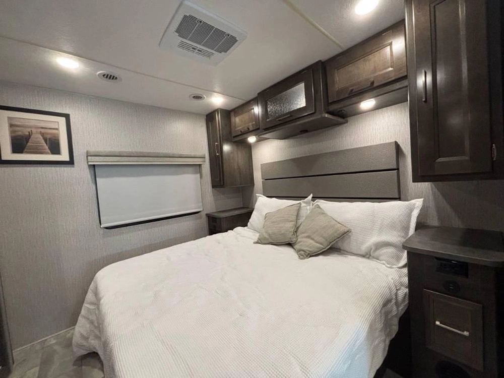 Coachmen Encore 355ds 2023 alt