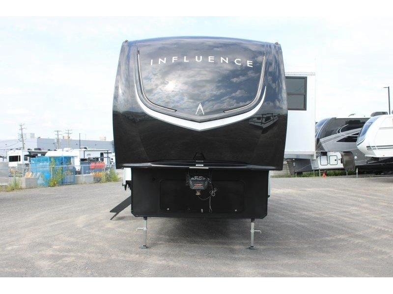 Grand Design Influence 3503gk 2027 alt
