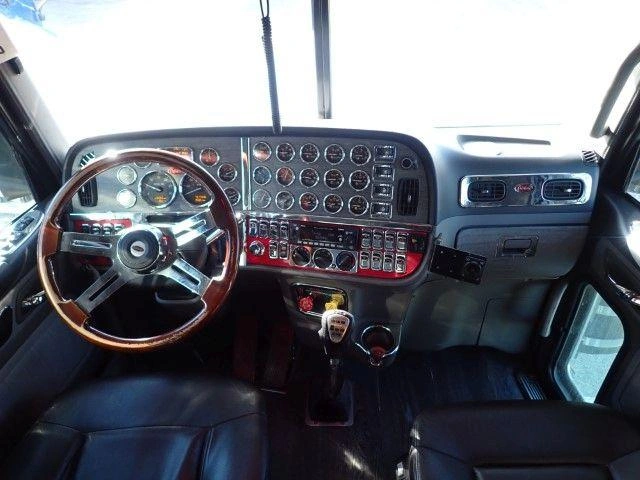 Peterbilt 389 2021