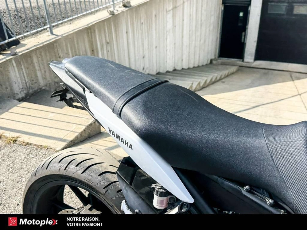 2017 Yamaha Fz09 alt