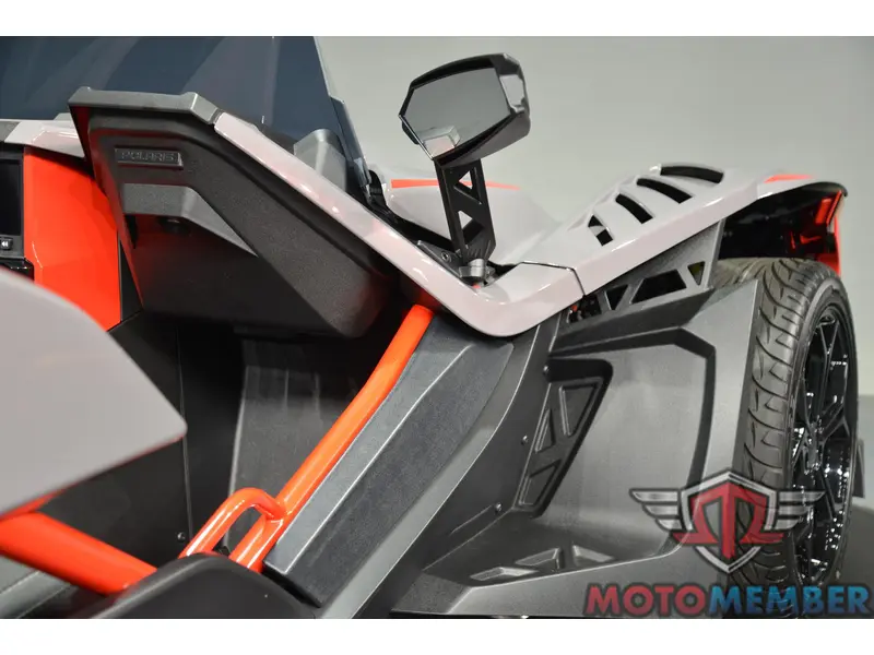 2026 Slingshot R Manual alt
