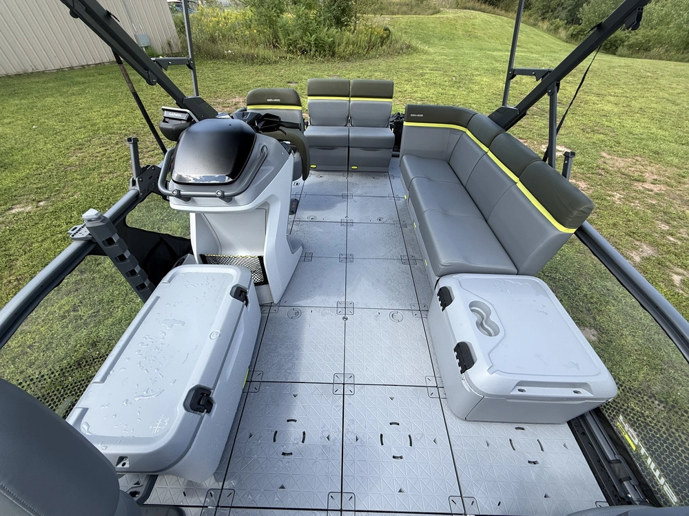 2025 Sea-doo Switch Fish 18 Ft 230 Hp Fish 18 230 alt