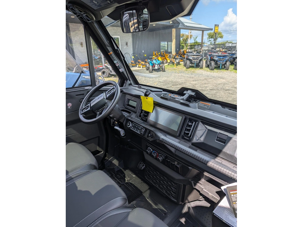 2026 Can-am Defender Limited Cab Hd11 alt