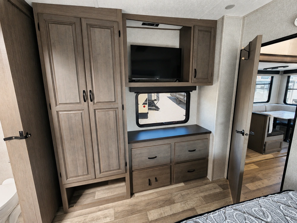 2023 Coachmen Chaparral X Edition 355fbx alt