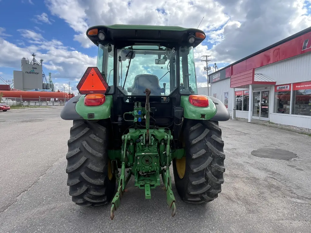 2014 John Deere 5085M