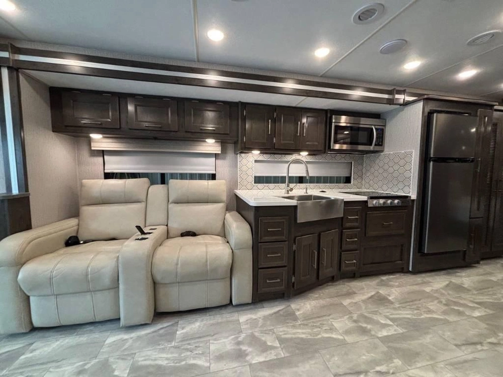 Coachmen Encore 355ds 2023 alt