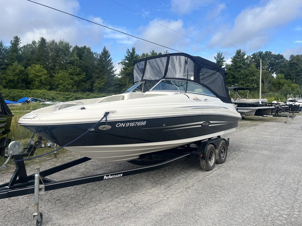 2007 Searay Sundeck 220 alt