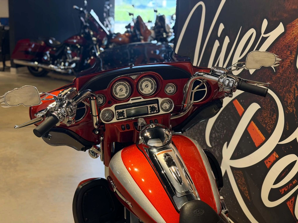 Harley-davidson Flhtcuse Cvo 2008 alt