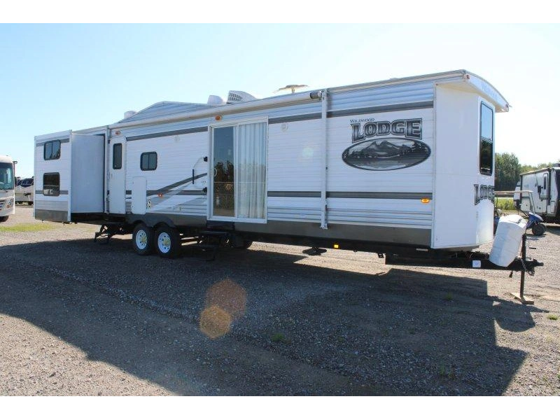 2014 Forest River Grand Villa Lodge404 alt