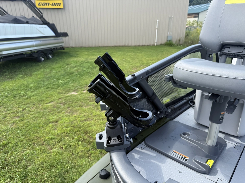 2025 Sea-doo Switch Fish 18 Ft 230 Hp Fish 18 230 alt
