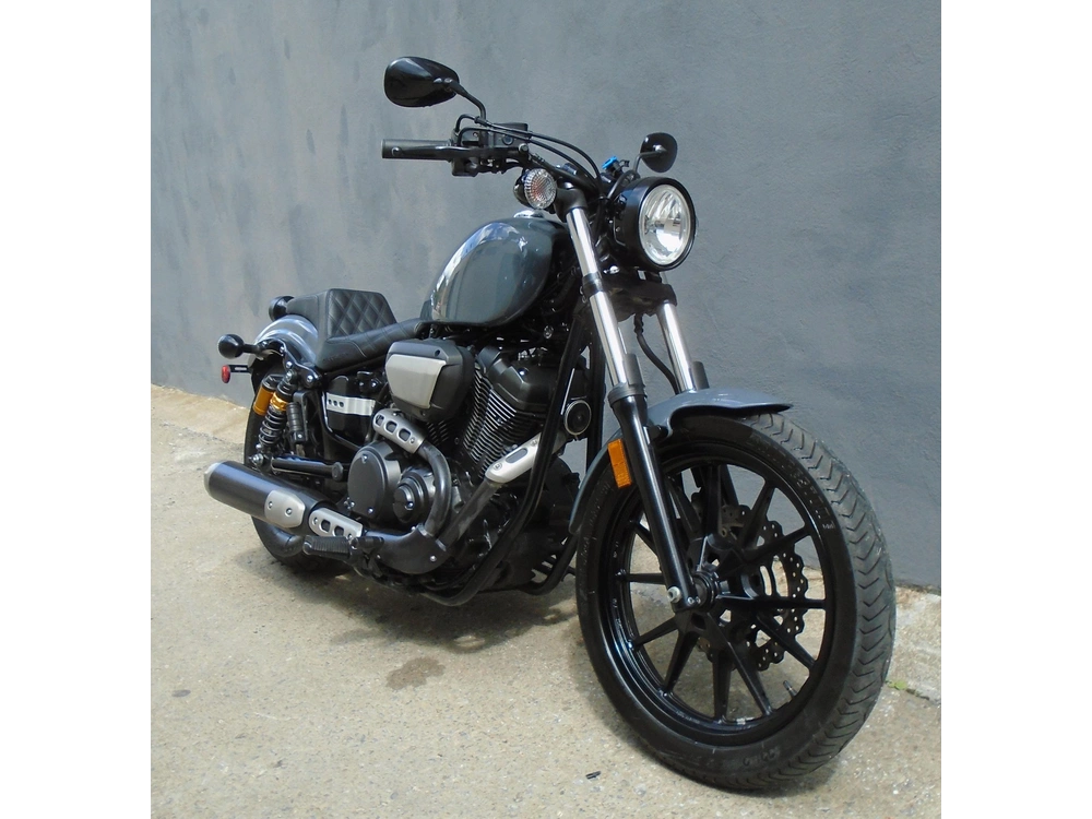 2022 Yamaha Bolt R-spec alt