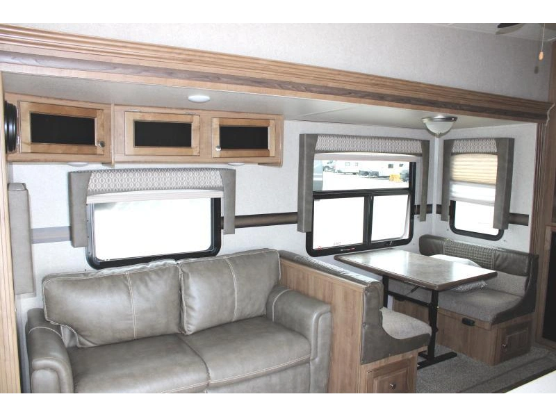 2018 Forest River Flagstaff 527rlws alt