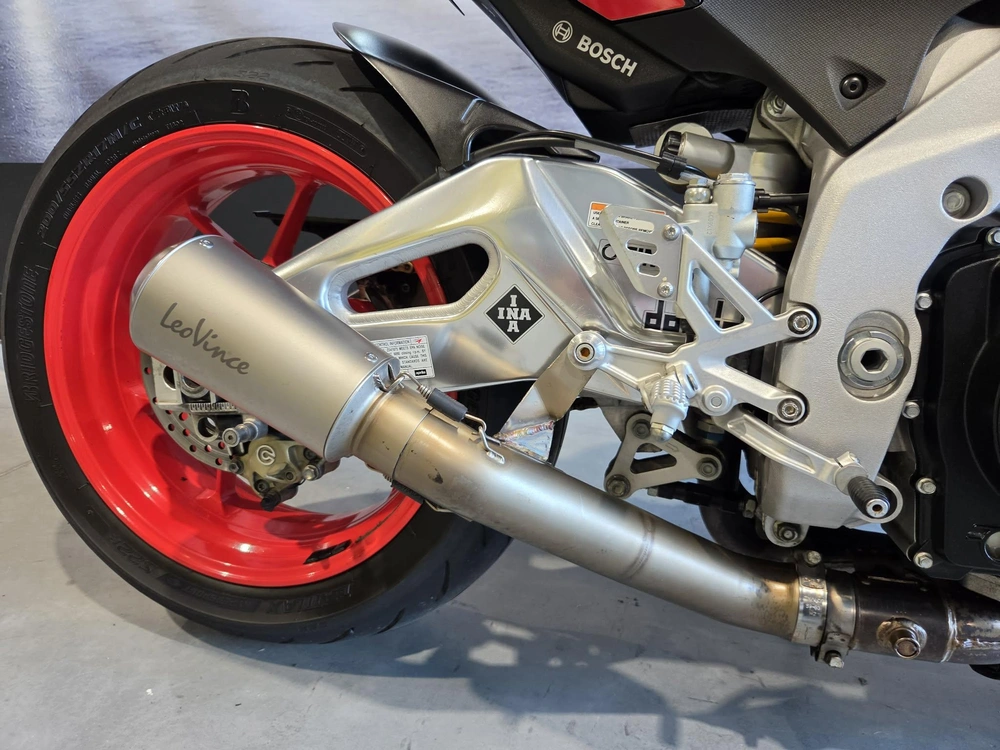 Aprilia 1100 Tuono Factory 2016 alt