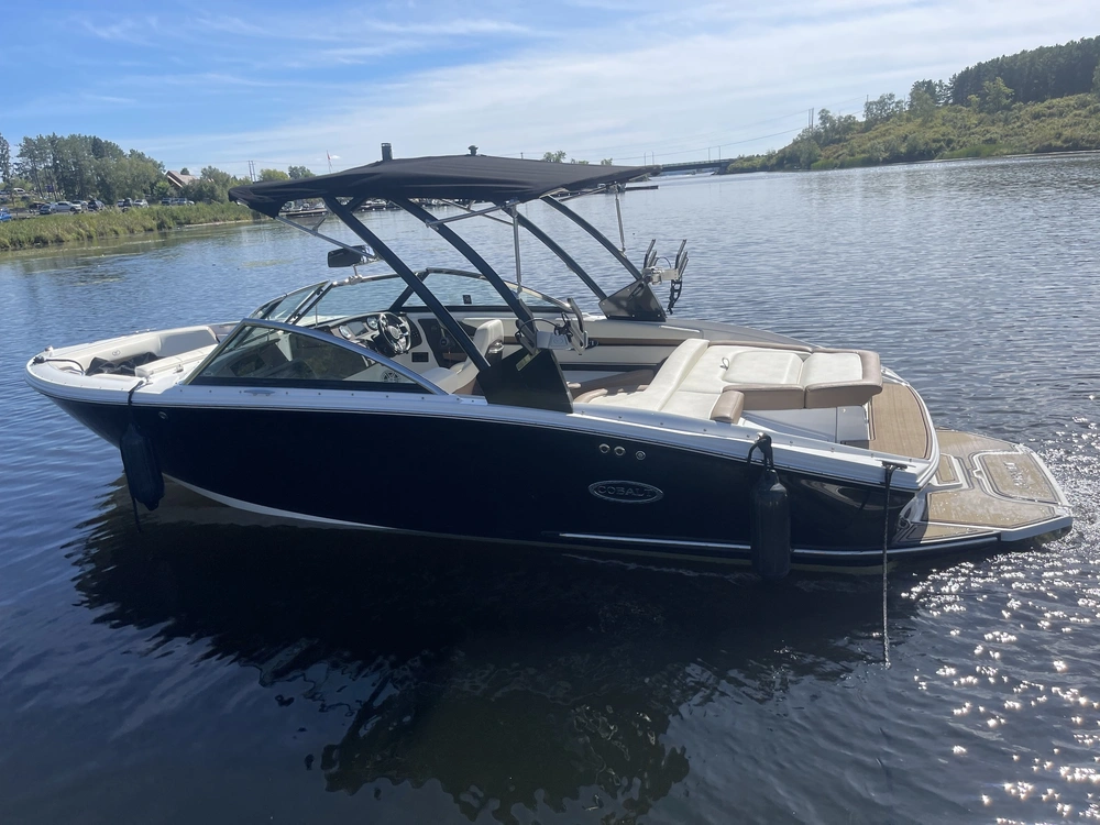 2022 Cobalt Boats Cs23 Surf alt