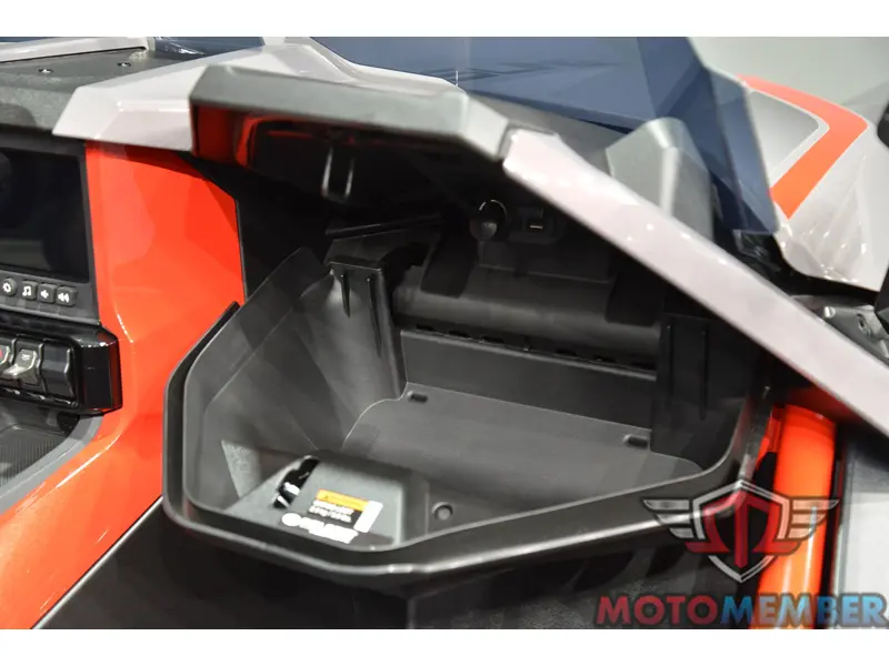 2026 Slingshot R Manual alt