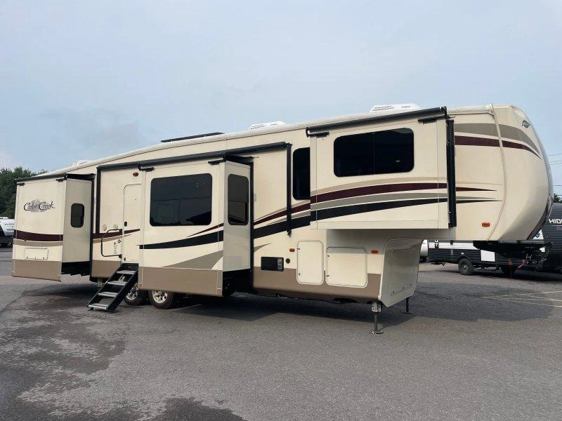 Forest River Cedar Creek 38fl 2019 alt